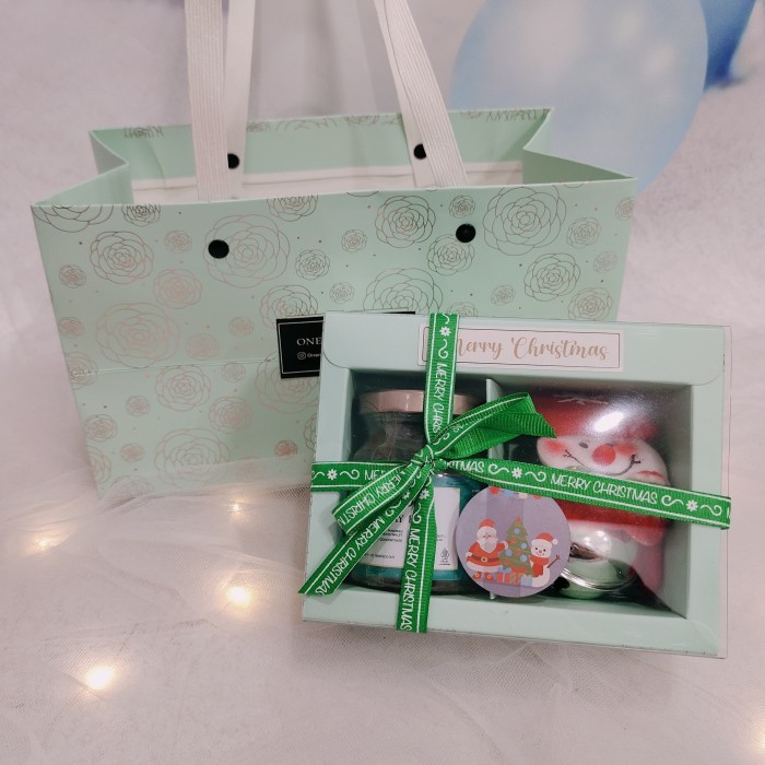 

Natal Hampers Christmas JOY GIFT - Bingkisan Kado Natal Parcel Coklat GB012 - 1JAR BONEKA Limited