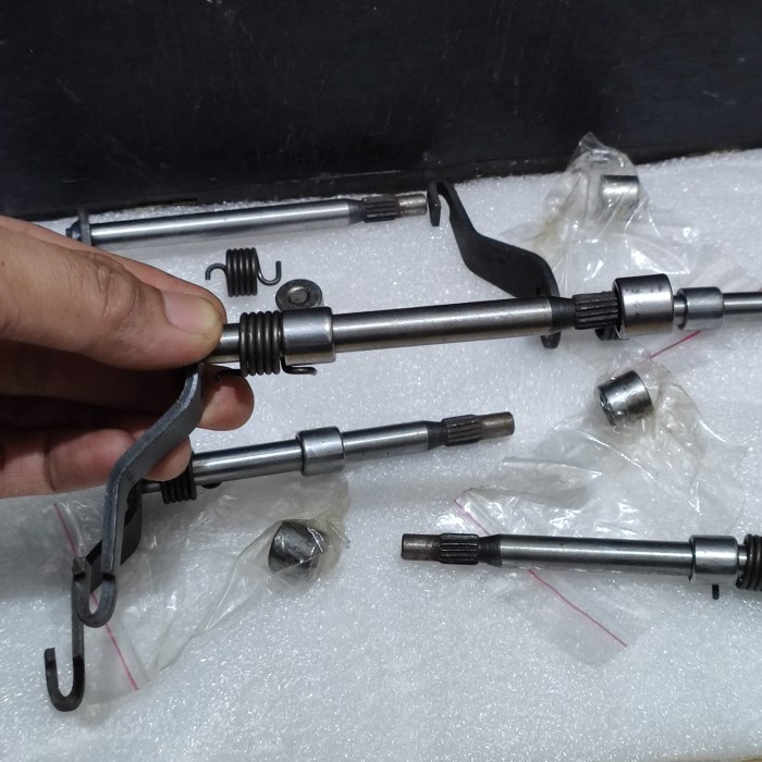 Tuas Stut Tutup Kopling Bearing Tengah Tutup Atas Per Vespa Pk Pts 100