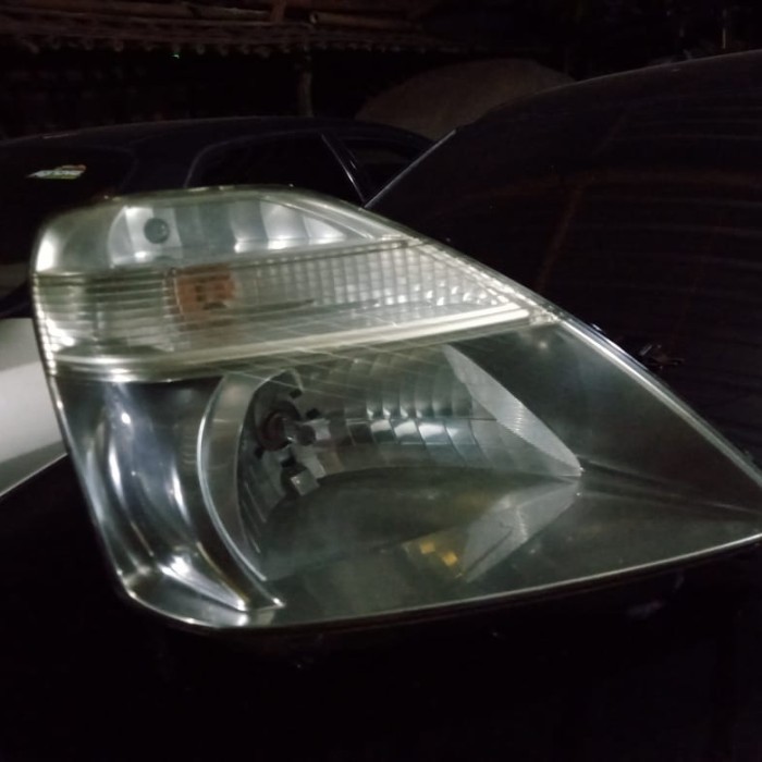 Lampu depan Honda stream 2002