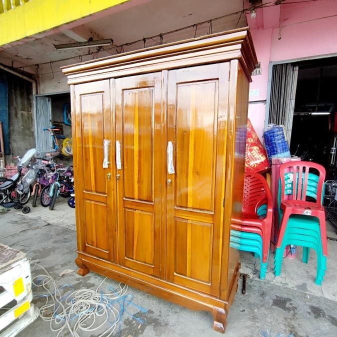 lemari jati / lemari kayu jati 3 pintu jumbo