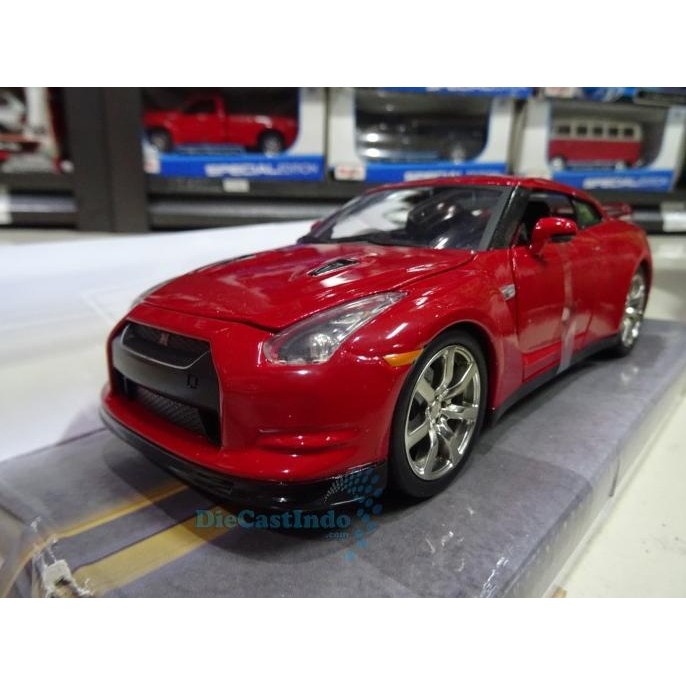 Jada - Nissan GTR R-35, Red - Skala 1:24