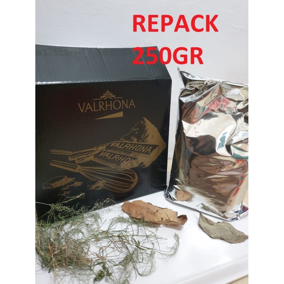 

Valrhona Coklat Bubuk Varlhona Pure Cocoa Powder Repack 150gr
