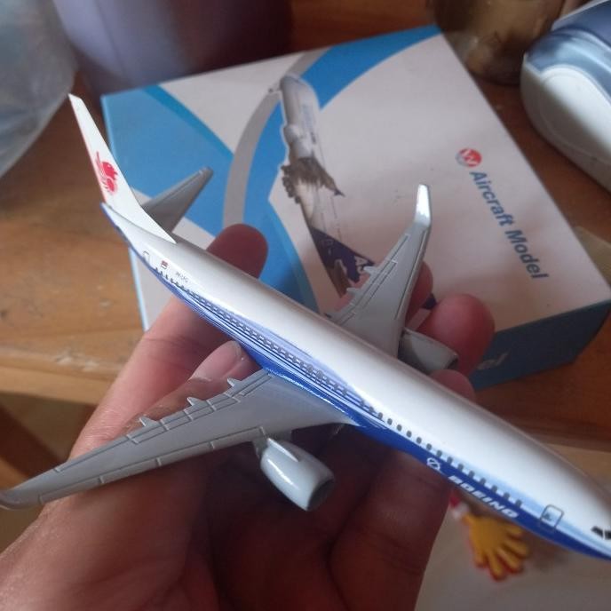 diecast miniatur pesawat terbang lion biru original bahan besi H24C