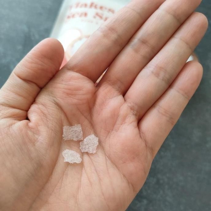 

Natural Flakes Sea Salt Garam Laut 1000 gr - Natural Bali Kulkul TS