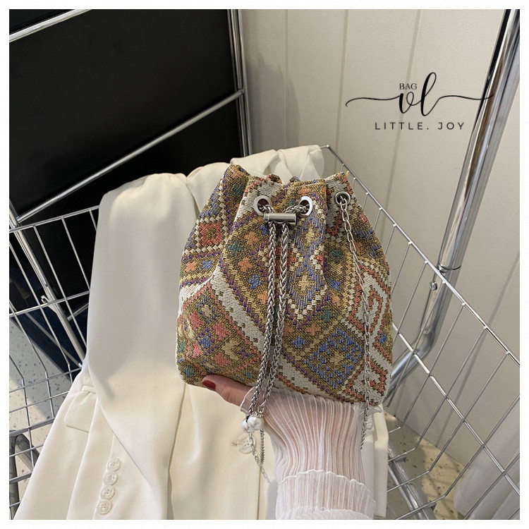 Tas Selempang Bahu Kotak-kotak Buatan Tangan Wanita Tas Serut Rantai Mutiara Anyaman Ringan