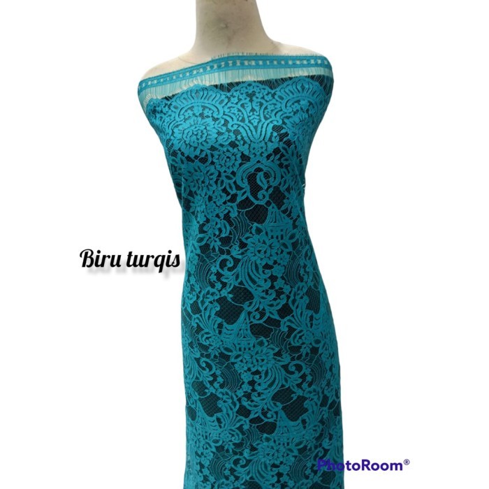 Kain Brokat Se Prancis Kebaya