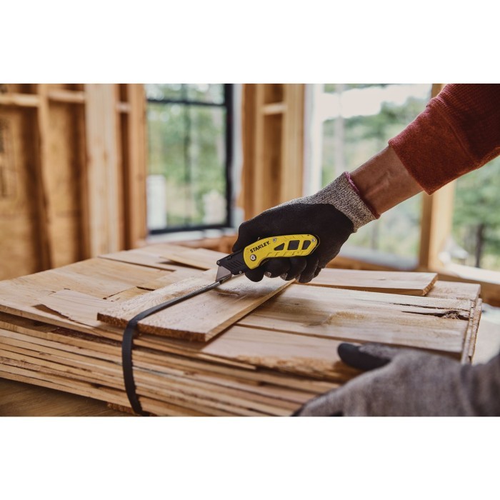 

Stanley Fixed Blade Folding Utility Knife / Cutter Stht10424-0