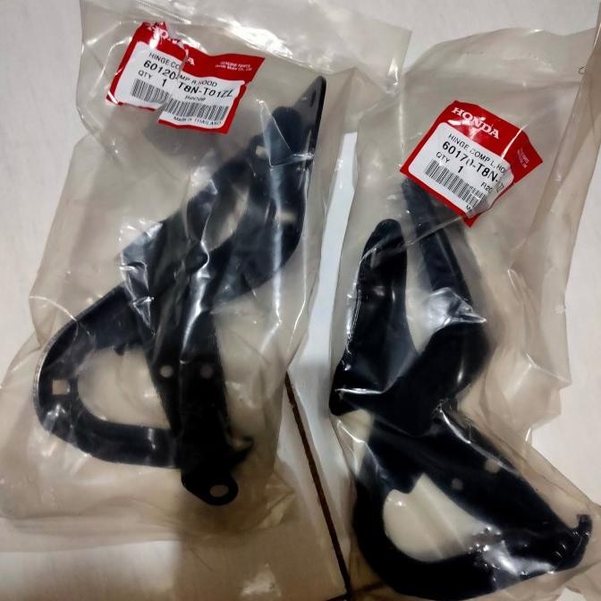 // Engsel Kap Mesin Honda Hrv