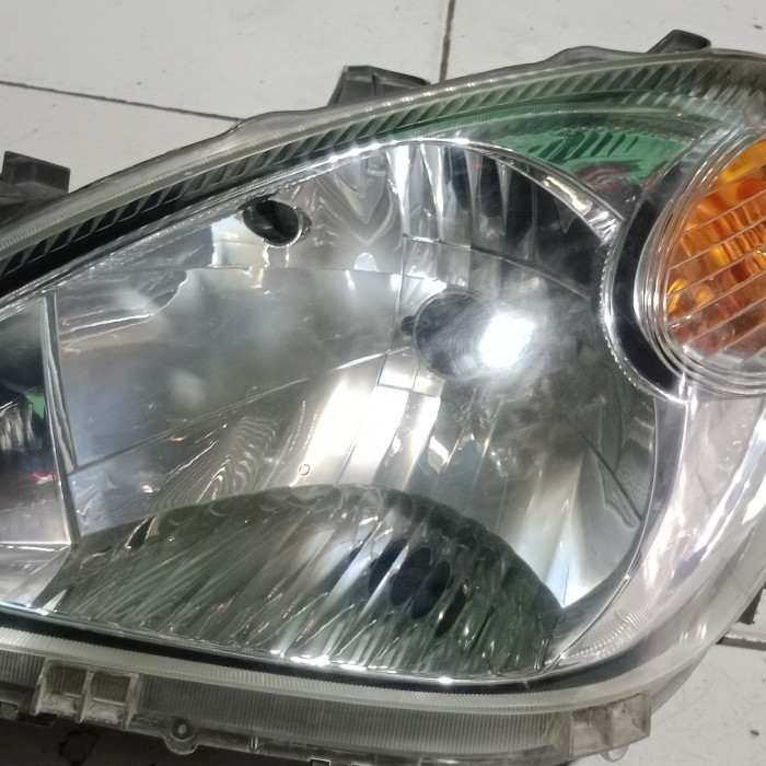 Headlamp Avanza 2010/Lampu Depan Avanza 2010 (Second)