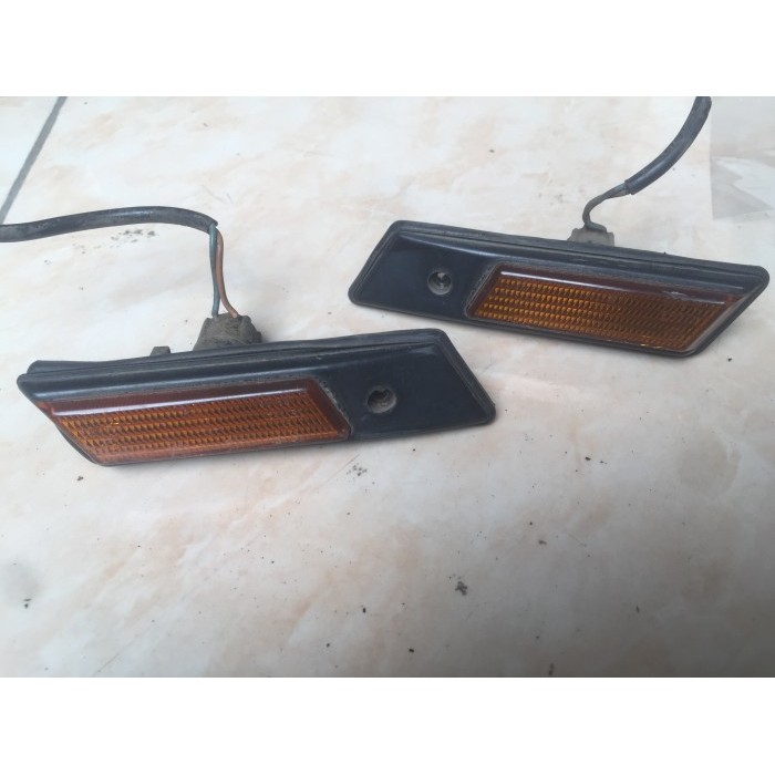 Lampu Sein Ori Fender Spakbor R/L Bmw E30 E34 E36 Kuning Yellow (Bekas)