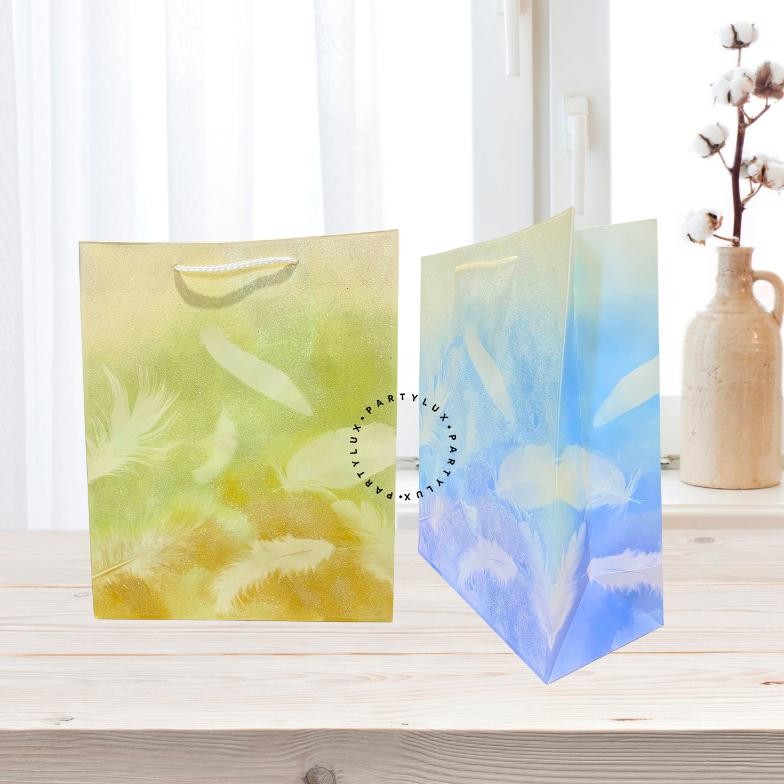 

Paper Bag Kado Glitter Motif Bulu / Goodie Bag / Tas Kado Ulang Tahun