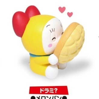 gashapon doraemon hide & seek figure - doraemon, dorami figure