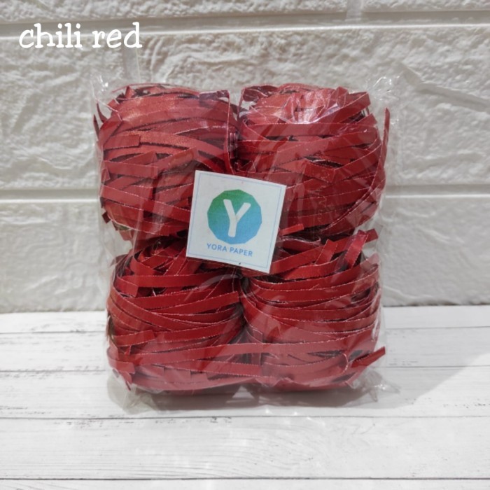 

1 KG-shredded paper/kertas cacah/serut-parcel/hamper/packing-chili red