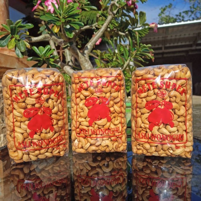 

TERPERCAYA KACANG METE MEDE MATANG SUPER 1KG ASLI WONOGIRI