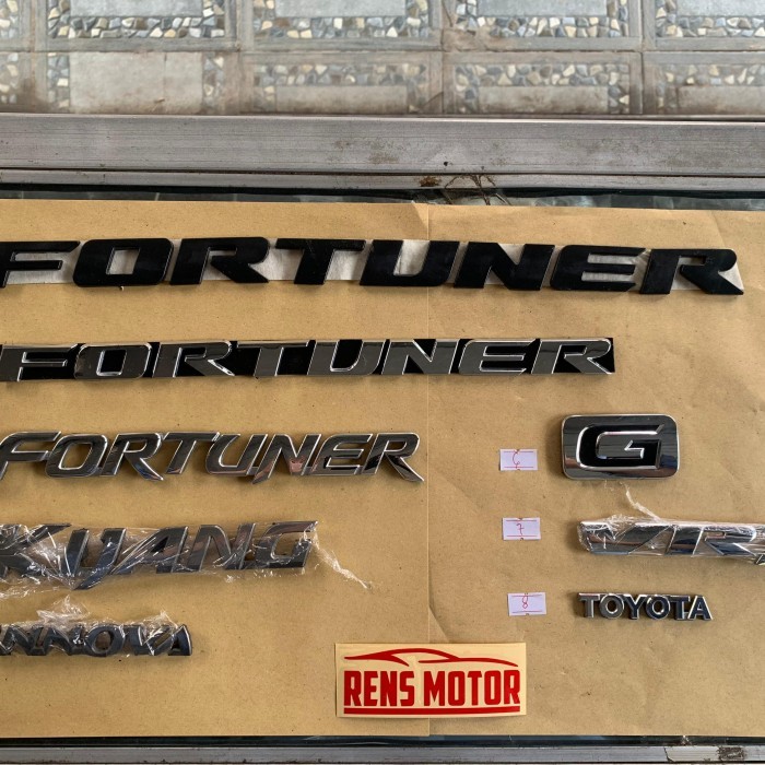 Aksesoris Mobil Emblem Logo Tulisan Fortuner Vrz Kijang G Dll Original