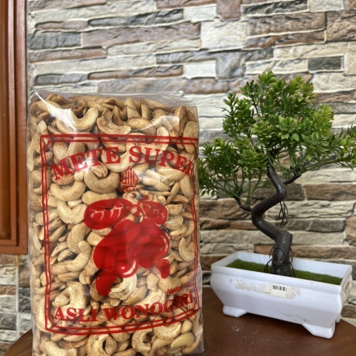 

Ready Kacang Mete Belah 2 Kemasan 1 Kg