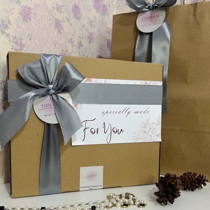 

Hampers Kado Souvenir / Handuk Travel / Hampers Wedding Pernikahan SHA