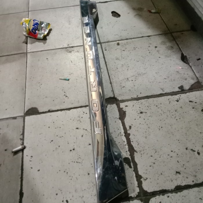 TRUNKLID FORTUNER ORIGINAL