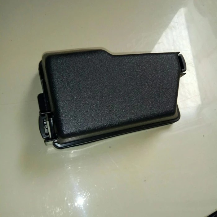 COVER FUSE BOX SEKRING CALYA- SIGRA ORIGINAL
