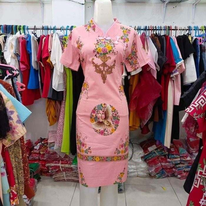 Meno - Dress Cheongsam Jumbo Batik Pink Imlek 2024