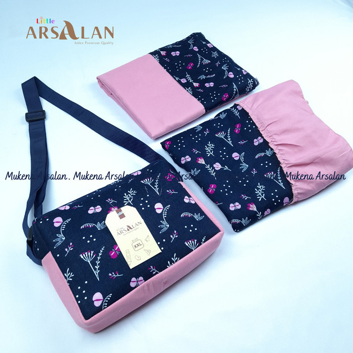 TERLARIS Mukena Anak Rayon Tas Selempang Little Queen Series Usia 2 - 12 Tahun - Bunga Navy Pink, M