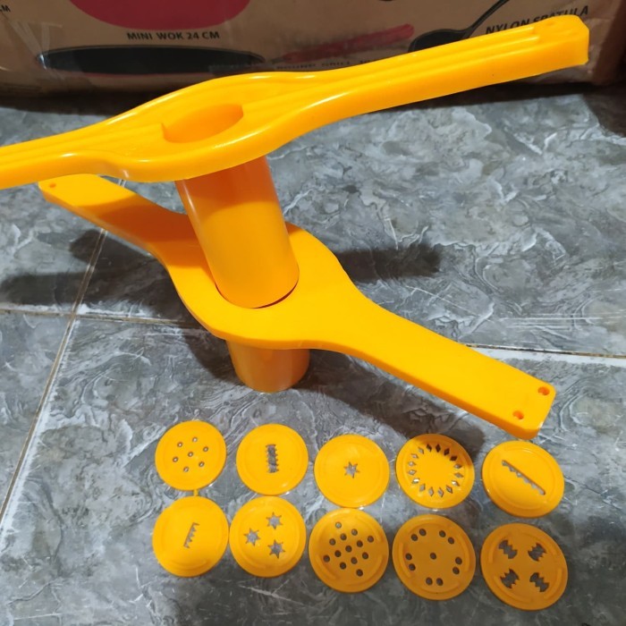 Adaa Cetakan Putu Mayang Plastik