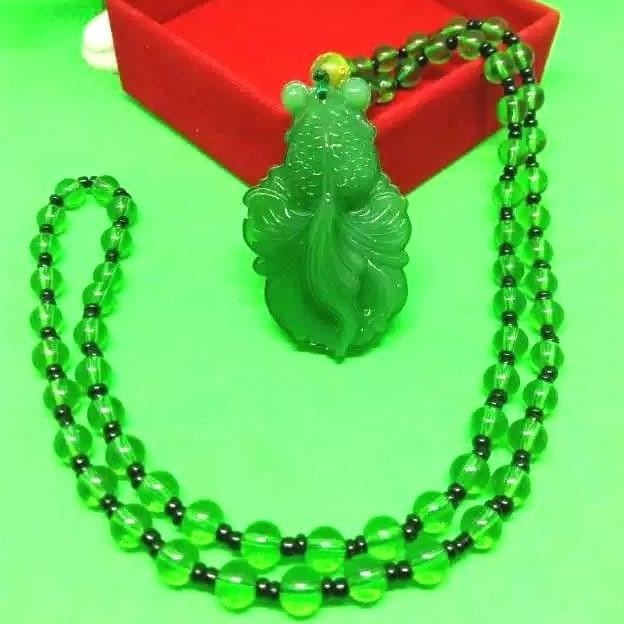 ------] kalung liontin giok ikan koi emas
