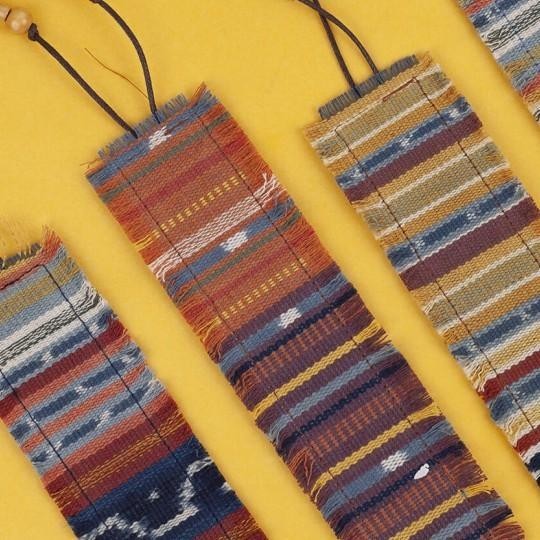 

Andra - Keren! Pembatas Buku Tenun Ikat - Cloth Bookmark Noesa Keren!