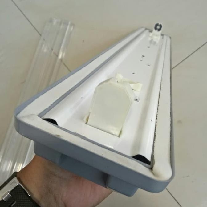 Kap Lampu Neon Panjang TL T8 1x36 watt atau 1x40 Watt Waterproof IP65