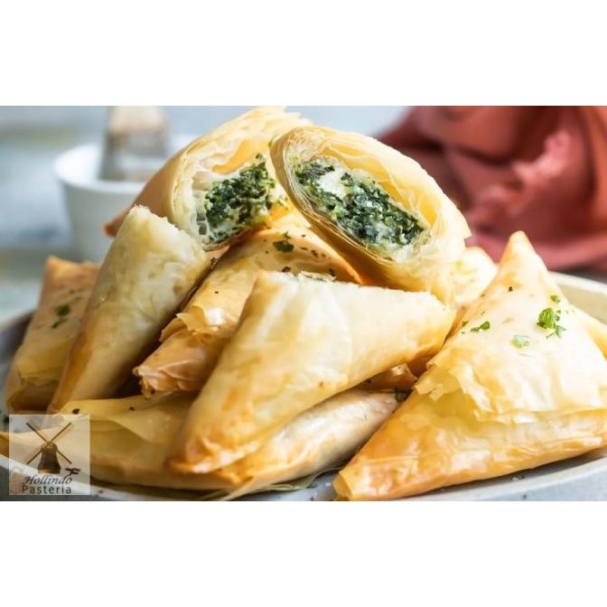 

Spanakopita [Greek Spinach Cheese Puff Pastry Triangles] GLM