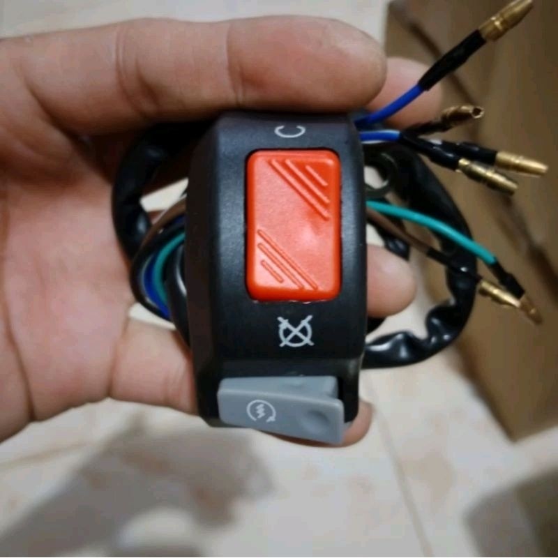 Saklar kanan start dan saklar on off motor