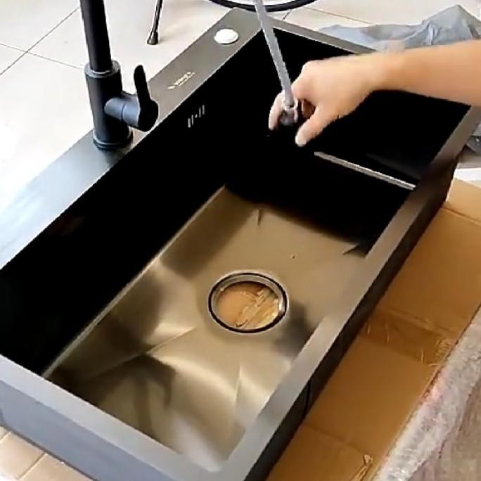 

PROMO KITCHEN SINK WINGS 7545 BLACK + KRAN TARIK