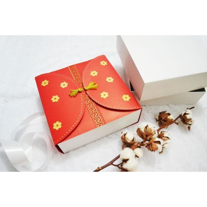 

TERBARU GIFT BOX / KOTAK PARCEL / KOTAK KUE TAHUN BARU IMLEK / SINCIA 6 !!!!!