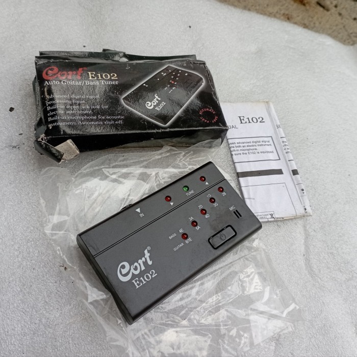Cort E102 Gitar - Bass Tuner