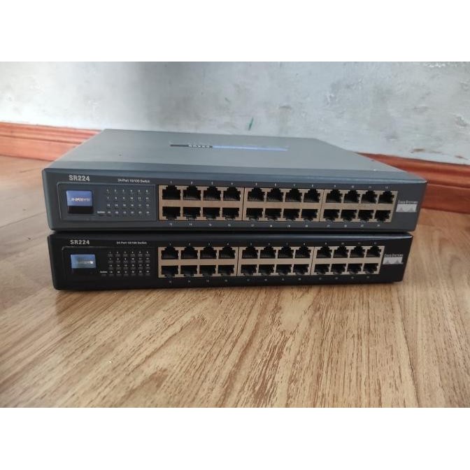 Linksys SR224 24-Port 10/100 Network Switch Fast Ethernet SR224