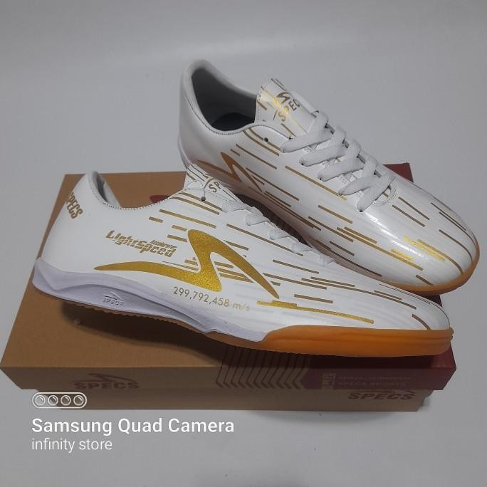 SEPATU FUTSAL SPECS LIGHTSPEED REBORN PUTIH GOLD