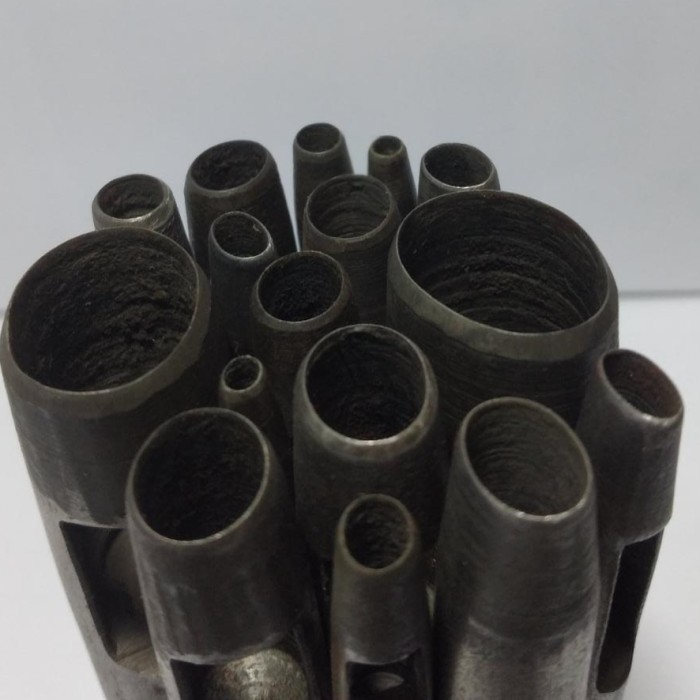 

Pembolong Oval elips 6mm/Plong oval elips /plong oval Telur/Plong 6mm TERJAMIN Kode 717