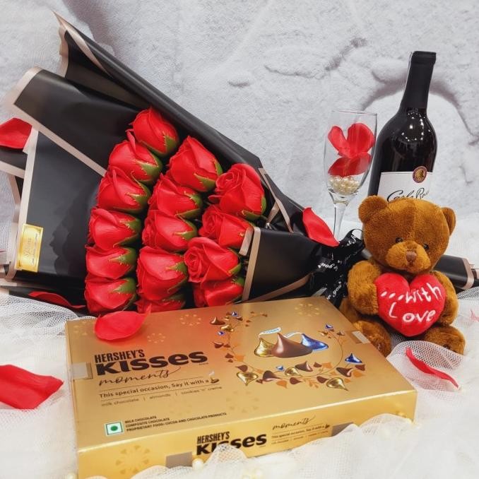 

Sale! Buket Bunga Sabun Box Hadiah Gift Set Valentines Day Coklat Boneka 040