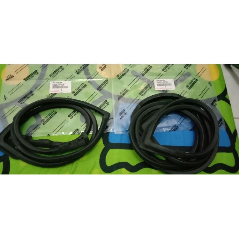 Karet Pintu Belakang Kiri/Kanan Toyota Hardtop 2F Original Japan