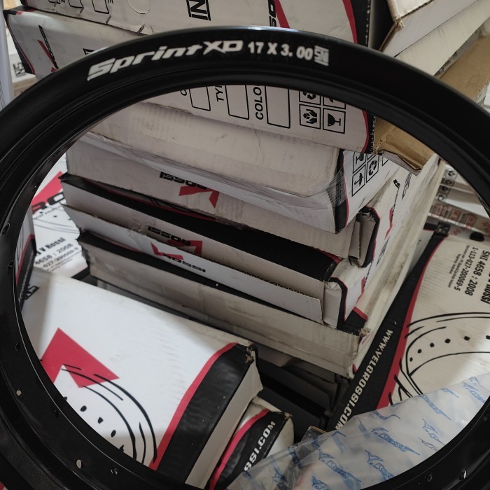 velg 300 x 17 merk vrossi sprint xd hole 32 crf hitam glossy