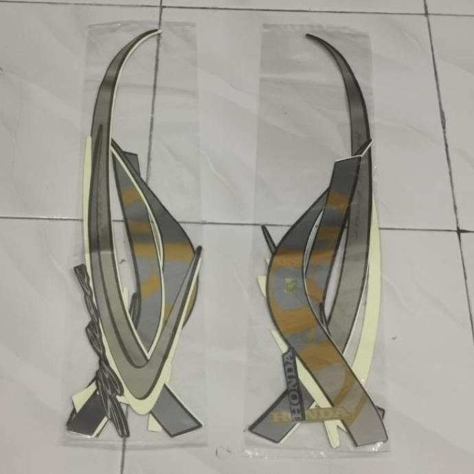 Diskon Stiker Bodi Lis Body Striping Scoopy 2020 Stylish Hitam Doff lesmo99 Juara
