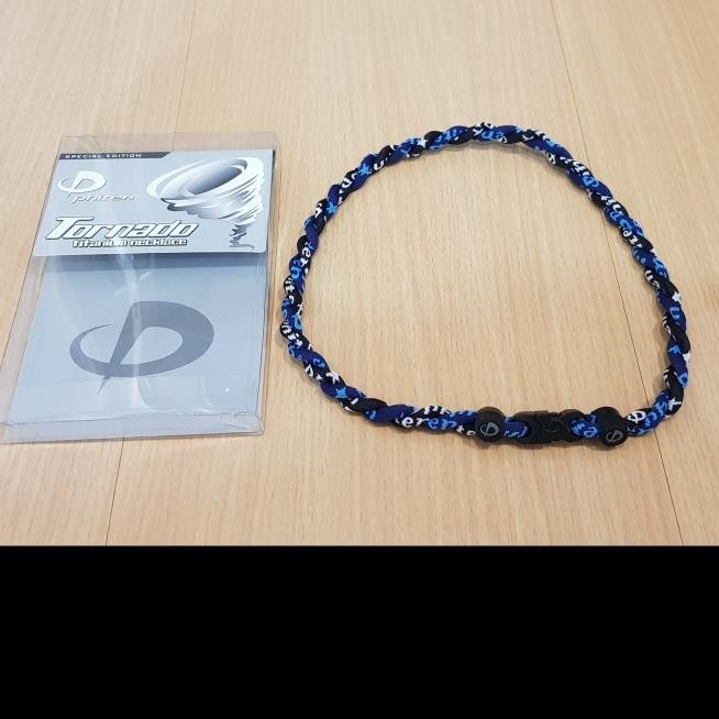 Phiten Tornado Titanium Nelace Alung Phiten Navy Bla 18