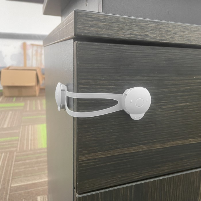 

Azko Kindla 3.7X15.3 Cm Set 2 Pcs Pengaman Lemari Multifungsi Long - Putih Safety Lock Multipurpose