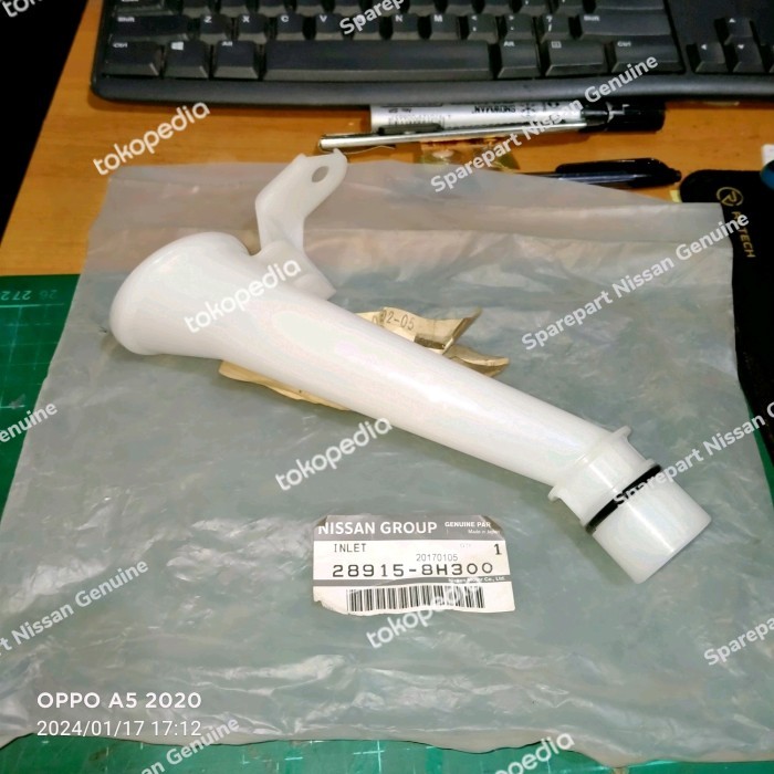 Xtrail T30 Leher corong tabung wiper tank washer pipe Original Nissan