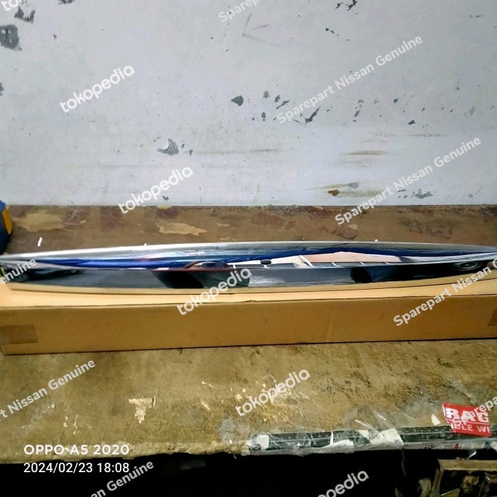 Serena C25 finisher handle bagasi + Tombol chrome Original Nissan
