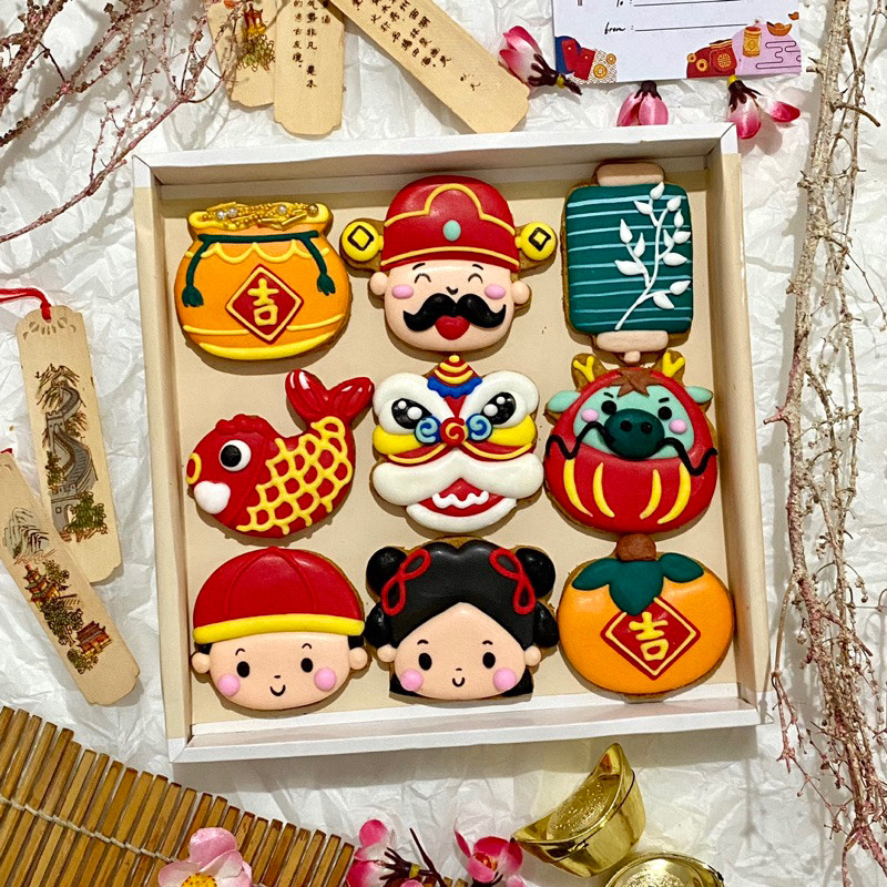 

Imlek Character Box ( Sincia / Kukis CNY Collection) - (isi 9 pcs) Sugar Cookies / Decorated Cookies