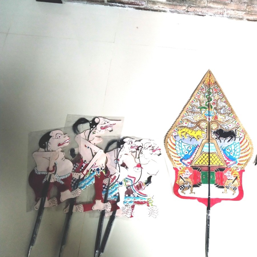 WAYANG KULIT GUNUNGAN DAN PUNOKAWAN SENO NUGROHO