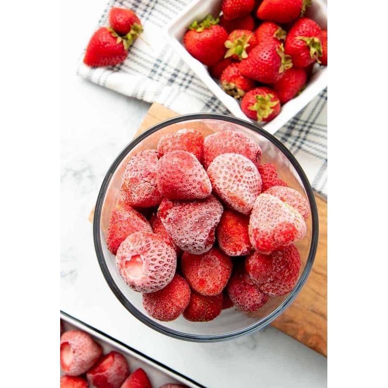 

LAGI VIRAL !!! Strawberry Kering Freeze Dried Utuh Premium Fresh Baru Crispy Original Sweet Taste / Cemilan Buah Sehat 50gr