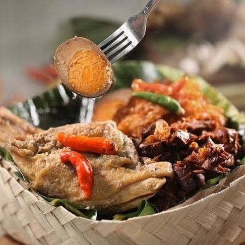 

GUDEG SONG DJIE ATMO JOGJA (dada, sayap, paha atas+bawah, 5 telur)