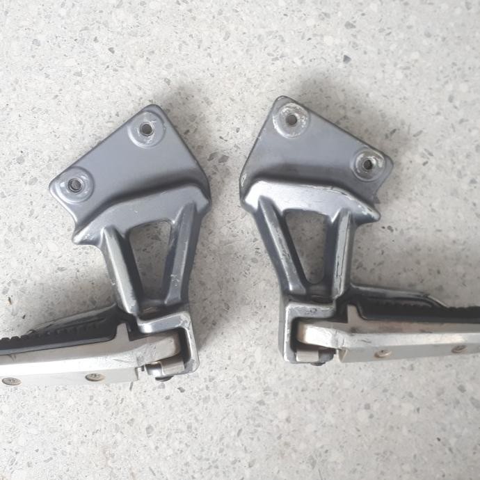 Footstep Skywave Sepasang Bekas